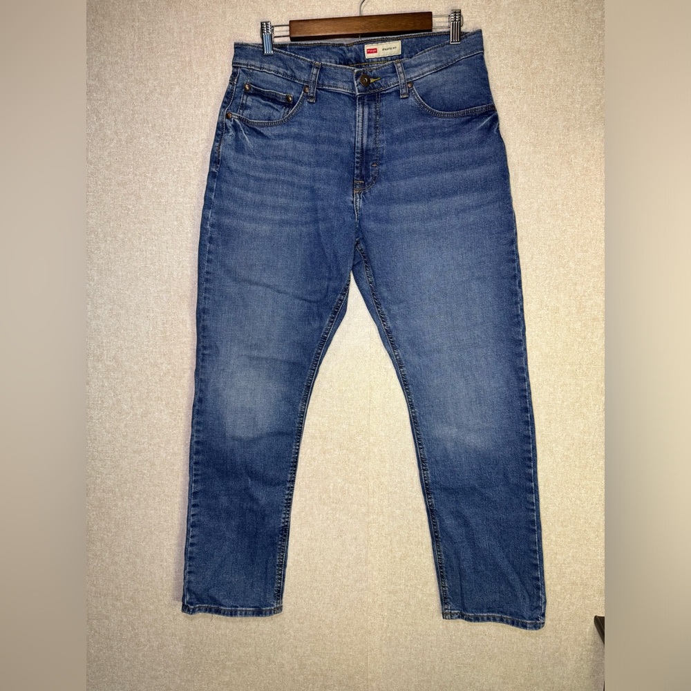 Wrangler Athletic Fit Men’s Blue Jeans Size 32x30